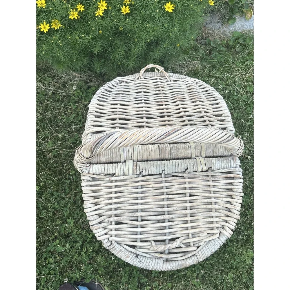 Bass Reflections Of America Picnic Basket - Hand Painted Flowers